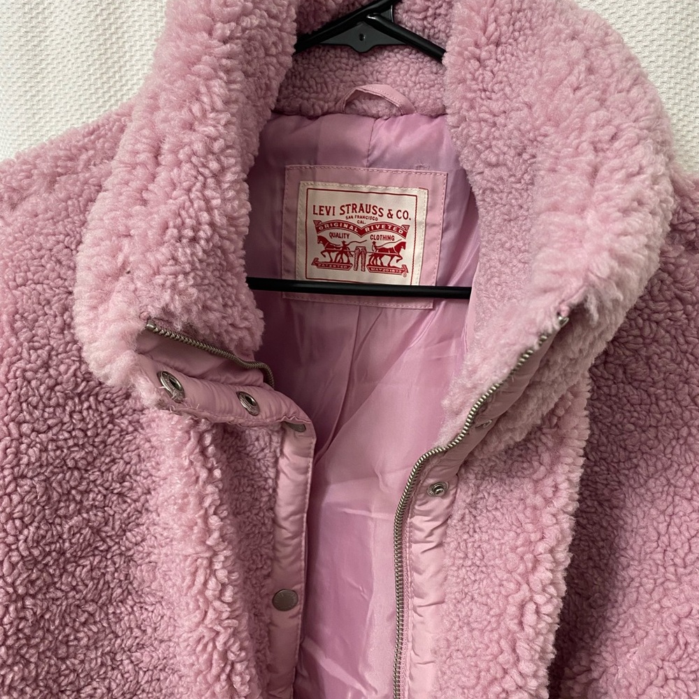 Levi’s Fuzzy Jacket - Picture 2 of 6